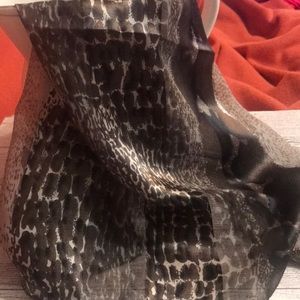 GRAY SNAKESKIN SCARF